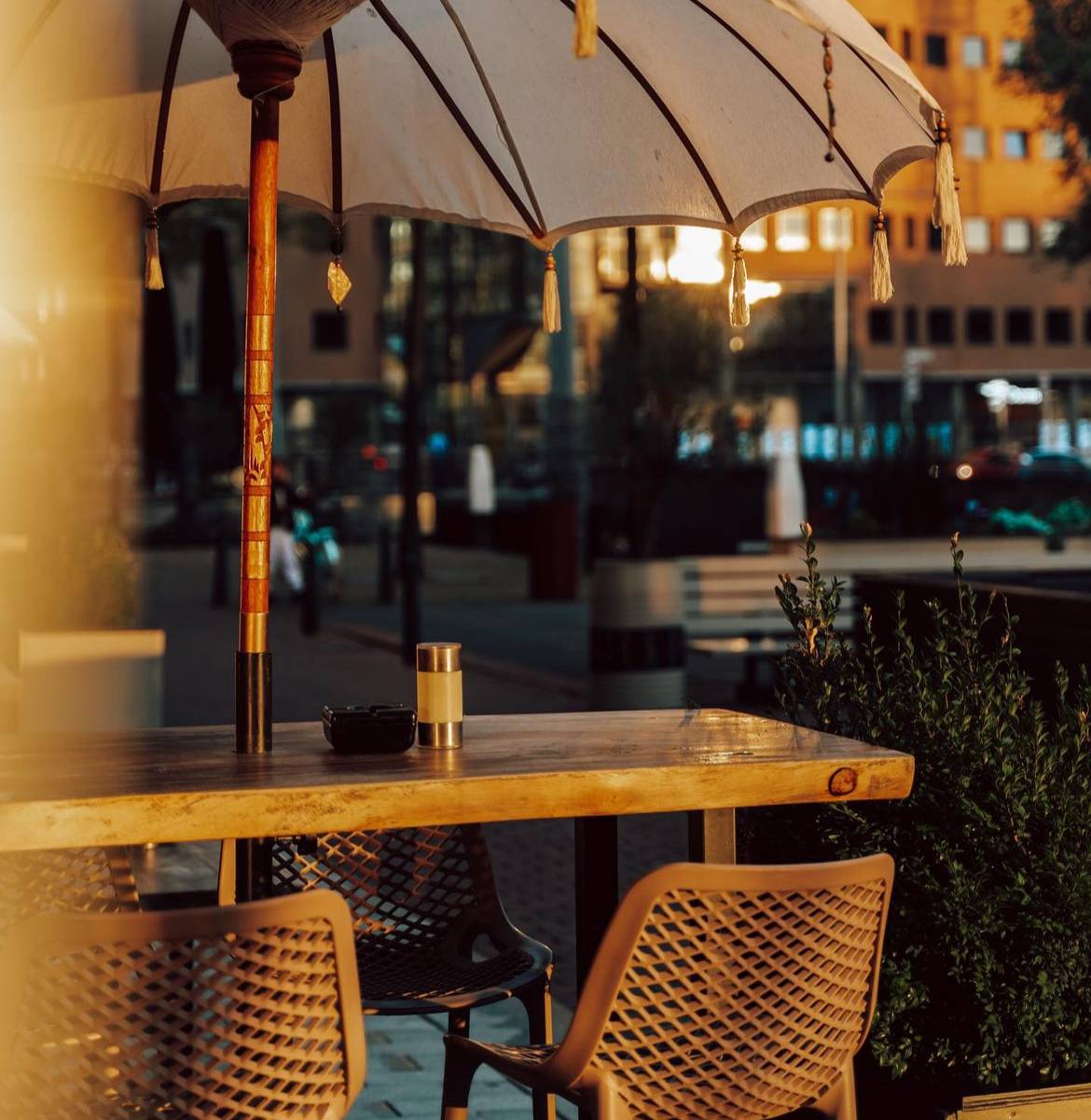 DOK Bar & Bites